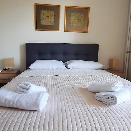 Comfort Apartment In The City Каламата Екстериор снимка