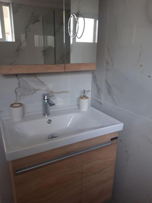 Comfort Apartment In The City Каламата Екстериор снимка